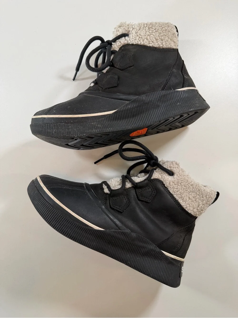 SOREL Out N About IV Chillz Waterproof Winter Boots Women’s 9 Black/Chalk